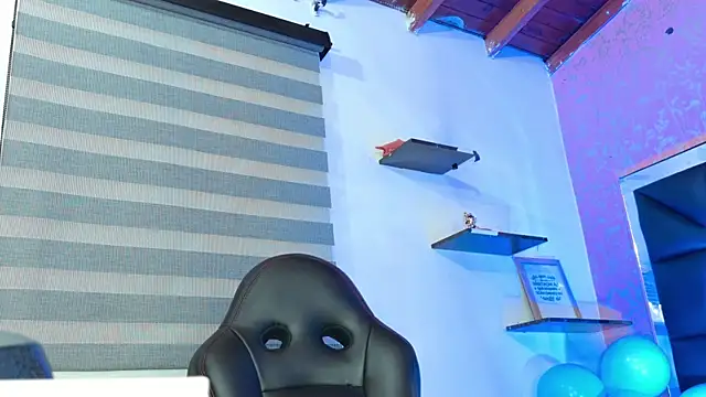 Sofia martiin online show from September 24, 2025, 3:10 am