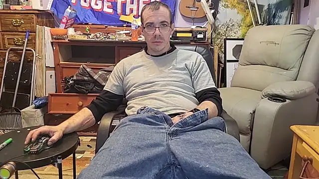 Snapshot of ScubaStevex chatting on February 2, 2026, 10:08 pm ScubaStevex online show from February 2, 2026, 10:08 pm