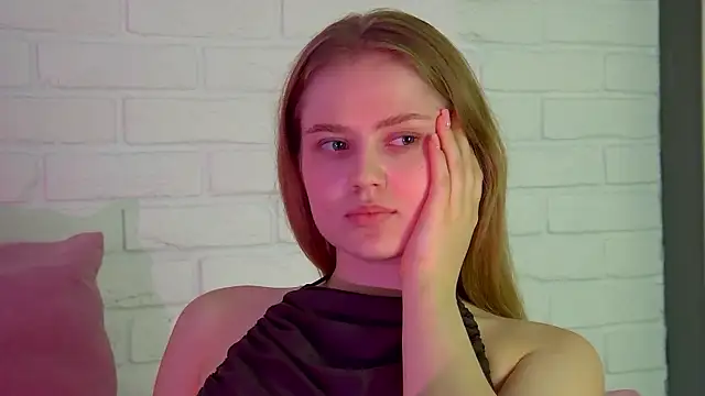 SelinSwarovski online show from November 12, 2025, 6:14 am