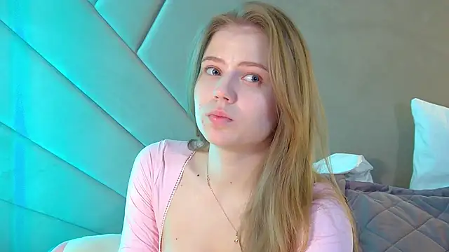 SelinSwarovski online show from March 16, 2026, 3:38 pm