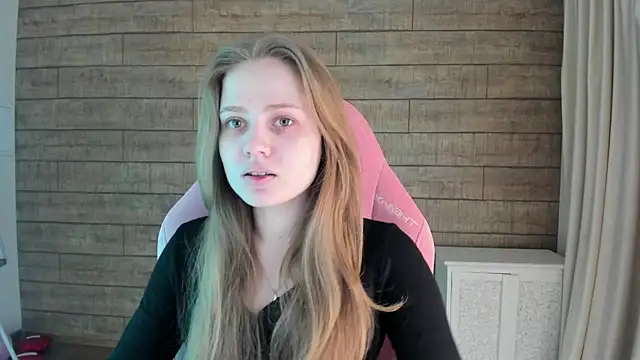 Snapshot of SelinSwarovski chatting on April 20, 2026, 4:21 pm SelinSwarovski online show from April 20, 2026, 4:21 pm