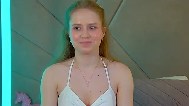 Snapshot of SelinSwarovski chatting on June 15, 2026, 3:25 pm SelinSwarovski online show from June 15, 2026, 3:25 pm