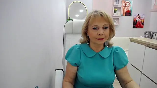 Snapshot of Milla_Cutie18 chatting on April 17, 2026, 4:48 am Milla Cutie18 online show from April 17, 2026, 4:48 am
