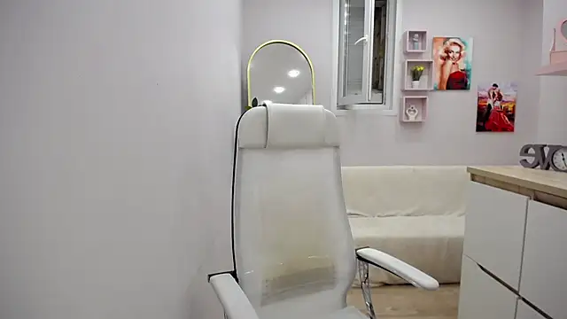 Snapshot of Milla_Cutie18 chatting on May 20, 2026, 4:51 am Milla Cutie18 online show from May 20, 2026, 4:51 am