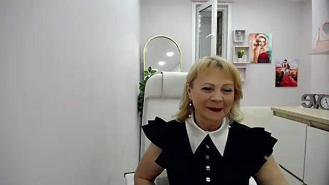 Snapshot of Milla_Cutie18 chatting on May 27, 2026, 5:04 am Milla Cutie18 online show from May 27, 2026, 5:04 am