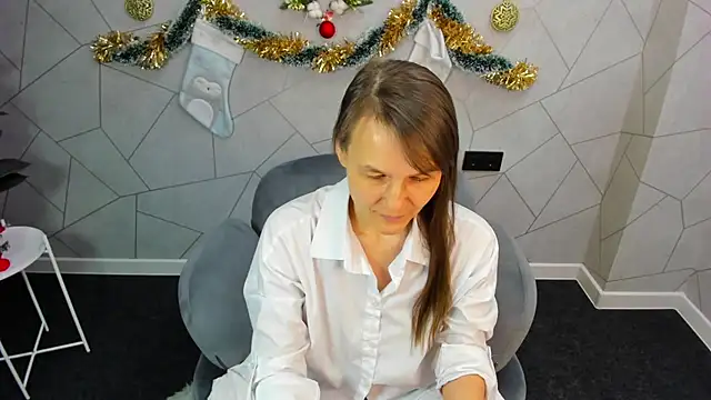 Lillian White online show from January 10, 2025, 9:13 am