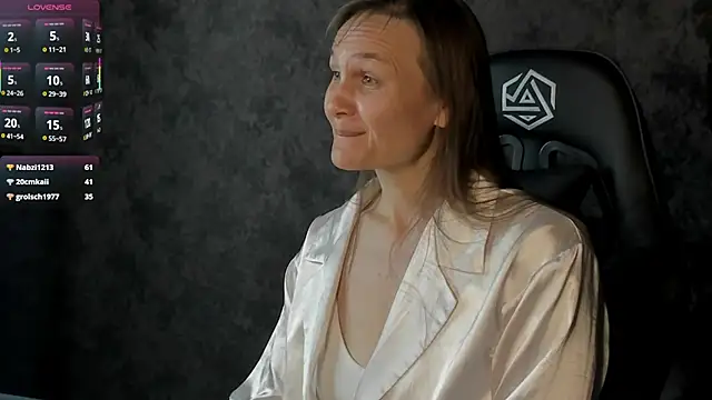 Lillian White online show from September 15, 2025, 1:05 am