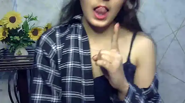 Snapshot of sonam_love- chatting on March 3, 2025, 6:22 pm sonam love- online show from March 3, 2025, 6:22 pm