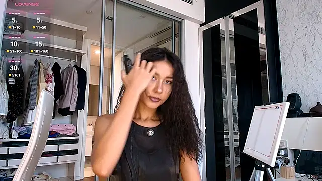 Melissa Mone online show from July 18, 2026, 4:27 am