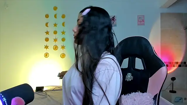 Snapshot of Kaoriyoshii chatting on November 19, 2025, 11:27 pm Kaoriyoshii online show from November 19, 2025, 11:27 pm