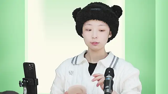 YT-lovebaby online show from December 26, 2024, 4:25 pm