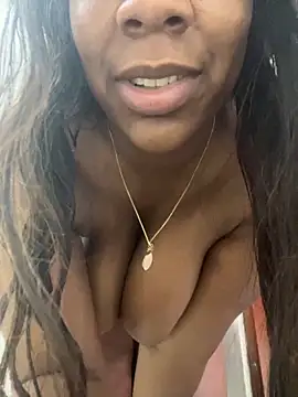 KloheCurvy online show from November 11, 2025, 12:05 pm