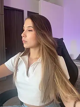 SophieRaily  online show from October 24, 2025, 6:48 pm