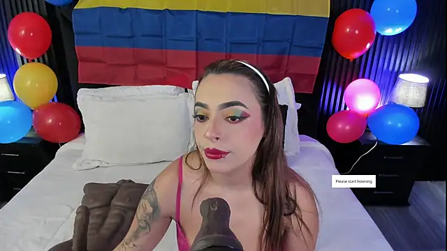 MiiaaMoonroee online show from July 3, 2026, 7:09 pm