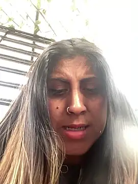 girl anni online show from February 10, 2025, 7:49 pm