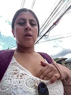 girl anni online show from February 26, 2025, 4:03 pm