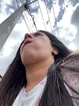 girl anni online show from March 21, 2025, 7:57 pm