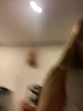 girl anni online show from October 2, 2025, 1:01 am