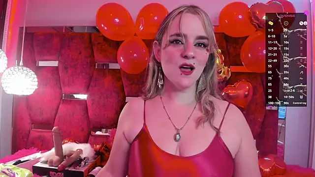 GinnaGrace online show from February 4, 2025, 1:38 pm