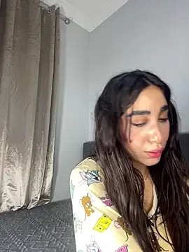 Meryem Queen online show from April 28, 2026, 1:04 am