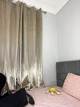 Meryem Queen online show from May 13, 2026, 1:58 am