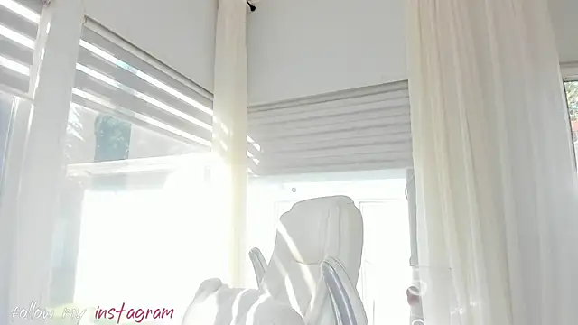 missdiamond  online show from March 8, 2025, 5:38 am