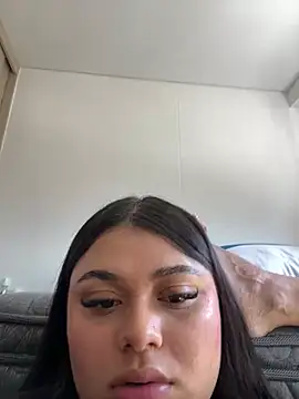 alissonfernandez  online show from January 18, 2025, 5:59 pm