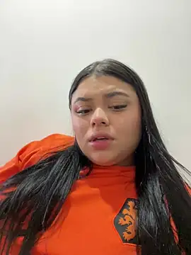 alissonfernandez  online show from January 25, 2025, 1:30 pm