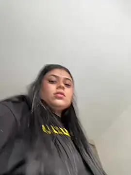 alissonfernandez  online show from February 1, 2025, 10:23 pm