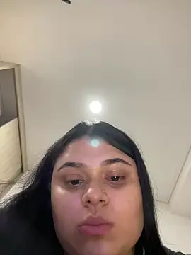 alissonfernandez  online show from February 22, 2025, 4:51 am