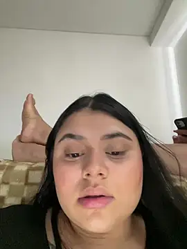 alissonfernandez  online show from February 22, 2025, 4:09 pm