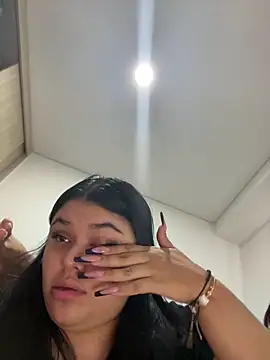 alissonfernandez  online show from February 27, 2025, 9:47 pm