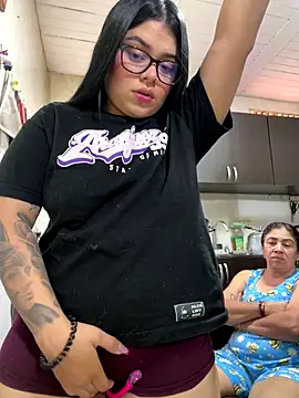 alissonfernandez  online show from October 3, 2025, 12:57 pm