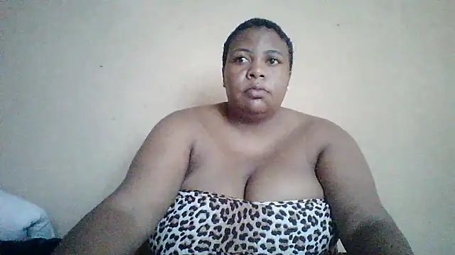 Snapshot of bustyboobs6 chatting on May 4, 2026, 7:37 am bustyboobs6 online show from May 4, 2026, 7:37 am