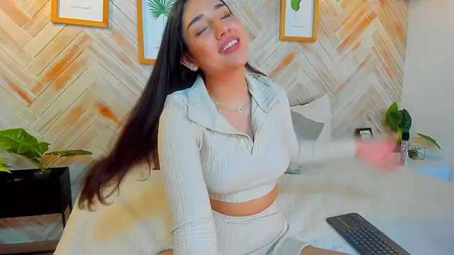 AniiRose online show from February 18, 2025, 1:54 am