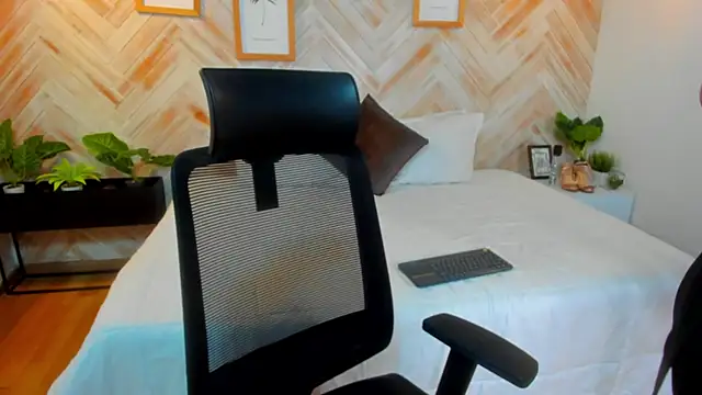 AniiRose online show from February 26, 2025, 11:48 pm