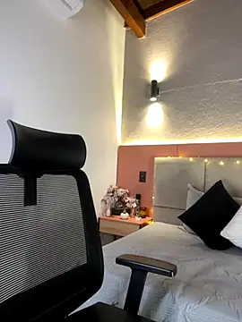 AniiRose online show from October 3, 2025, 11:57 pm