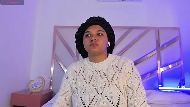 Snapshot of Carolina_Evanss chatting on September 24, 2025, 11:35 am Carolina Evanss online show from September 24, 2025, 11:35 am