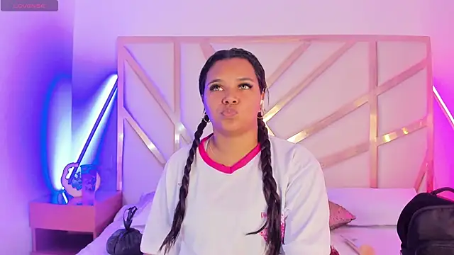 Snapshot of Carolina_Evanss chatting on October 30, 2025, 11:11 am Carolina Evanss online show from October 30, 2025, 11:11 am