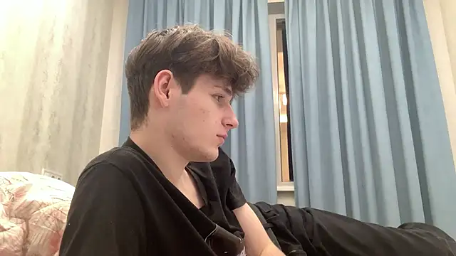 cutie guys online show from December 7, 2024, 4:36 pm