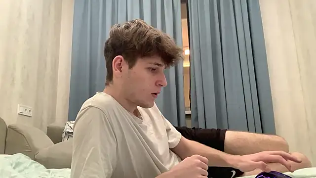 cutie guys online show from December 9, 2024, 5:08 pm