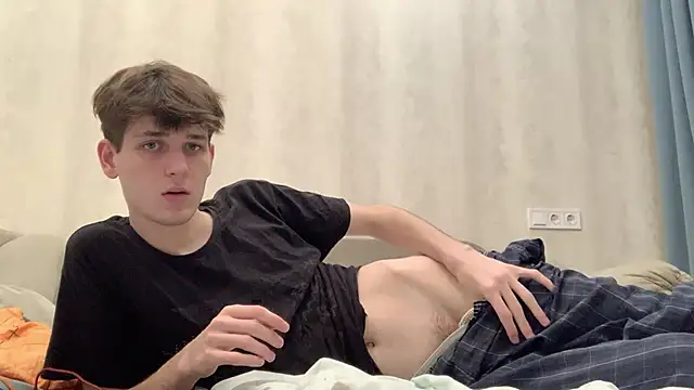 cutie guys online show from December 15, 2024, 6:37 pm