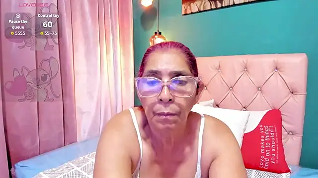 renata milf  online show from July 24, 2026, 12:03 pm
