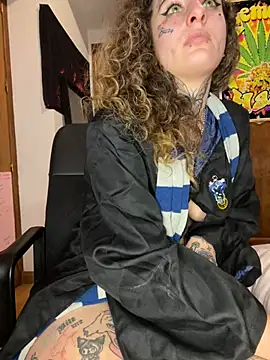 BlazyKitsune- online show from March 18, 2025, 2:48 pm