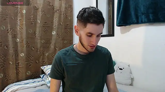 Snapshot of Thhiago_tay chatting on October 4, 2025, 10:52 pm Thhiago tay online show from October 4, 2025, 10:52 pm