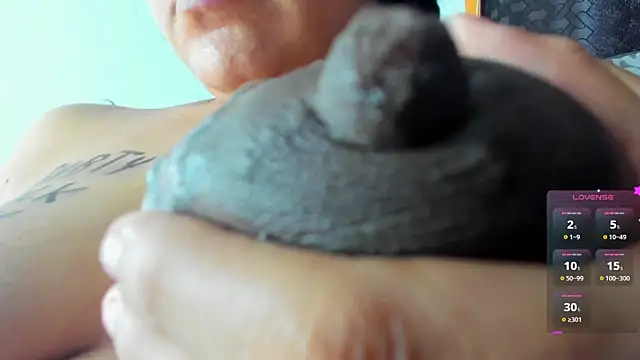 Venus Blackk online show from March 14, 2025, 10:49 pm