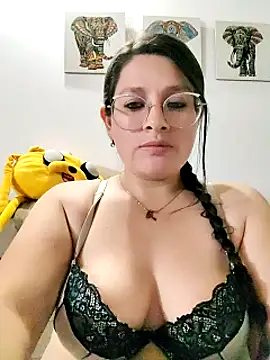 Neve Collins online show from January 21, 2025, 8:52 am