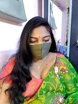 Snapshot of RomeoJuliet345 chatting on February 5, 2026, 12:10 pm RomeoJuliet345 online show from February 5, 2026, 12:10 pm