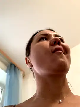 MiraMiss online show from December 22, 2025, 7:49 am