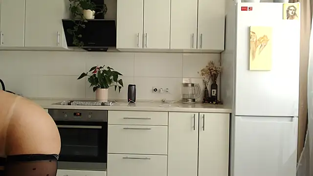 Snapshot of KissMyVibe chatting on May 9, 2026, 1:27 pm KissMyVibe online show from May 9, 2026, 1:27 pm